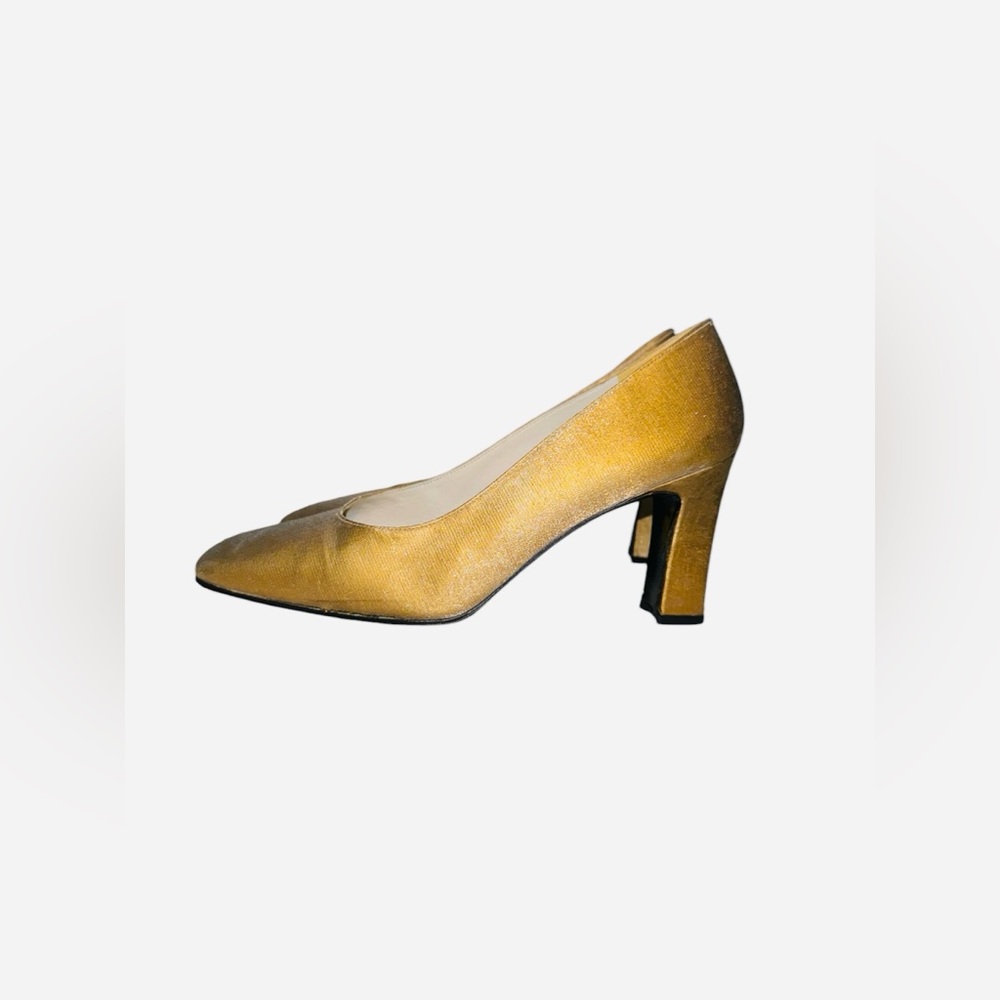 STUART WEITZMAN VINTAGE HEELS